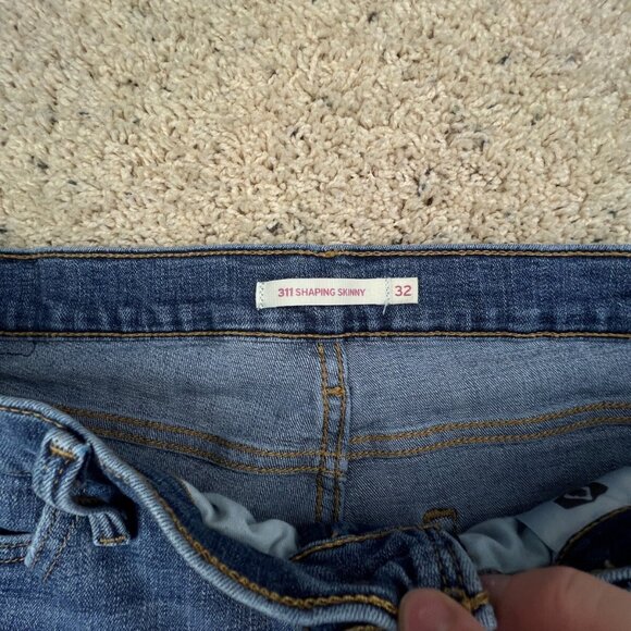 Levi's 311 Shaping Skinny Jeans Women's 32 Blue Mid Rise Medium Wash Red Tab - Picture 8 of 13